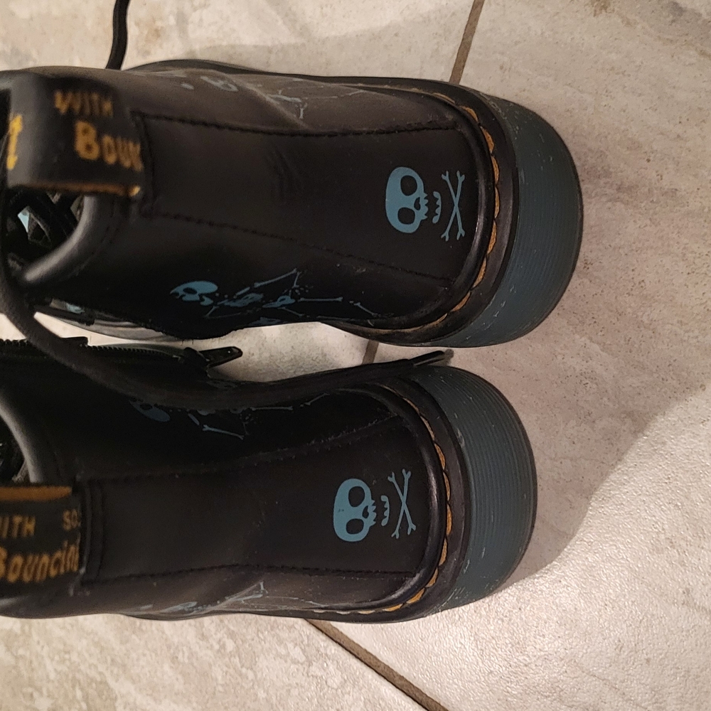 Kids Black Skull Shoes